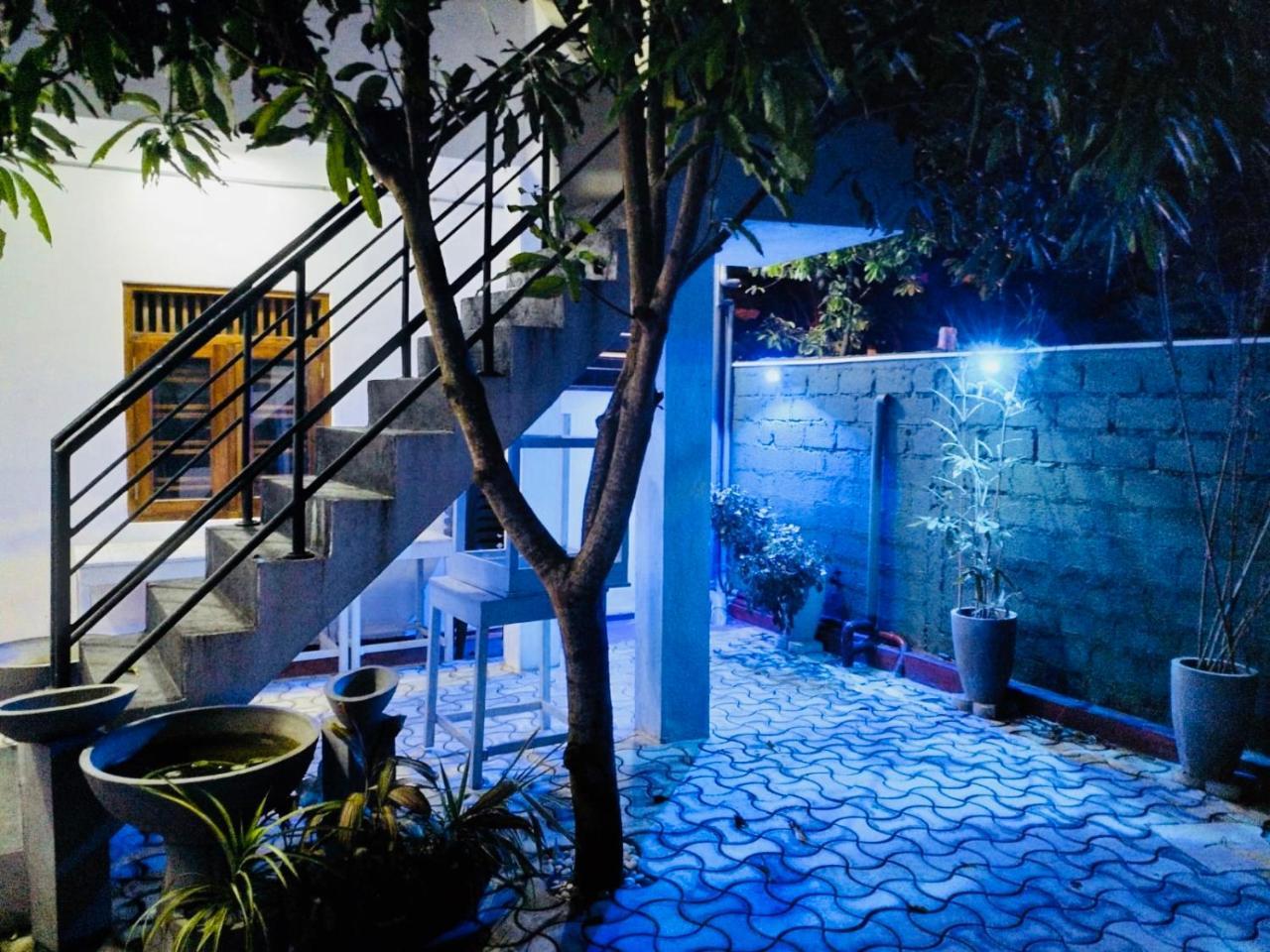 Hikkaduwa Family Inn Exterior foto